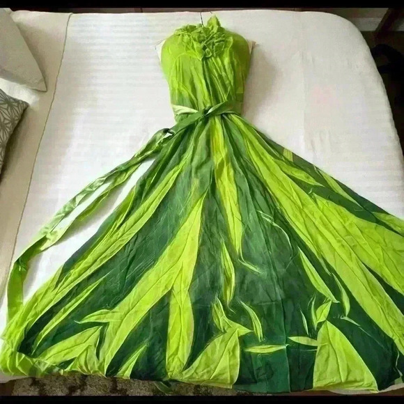 Mikino Lime Green Ruffle Elegant Gown - Picture 4 of 5